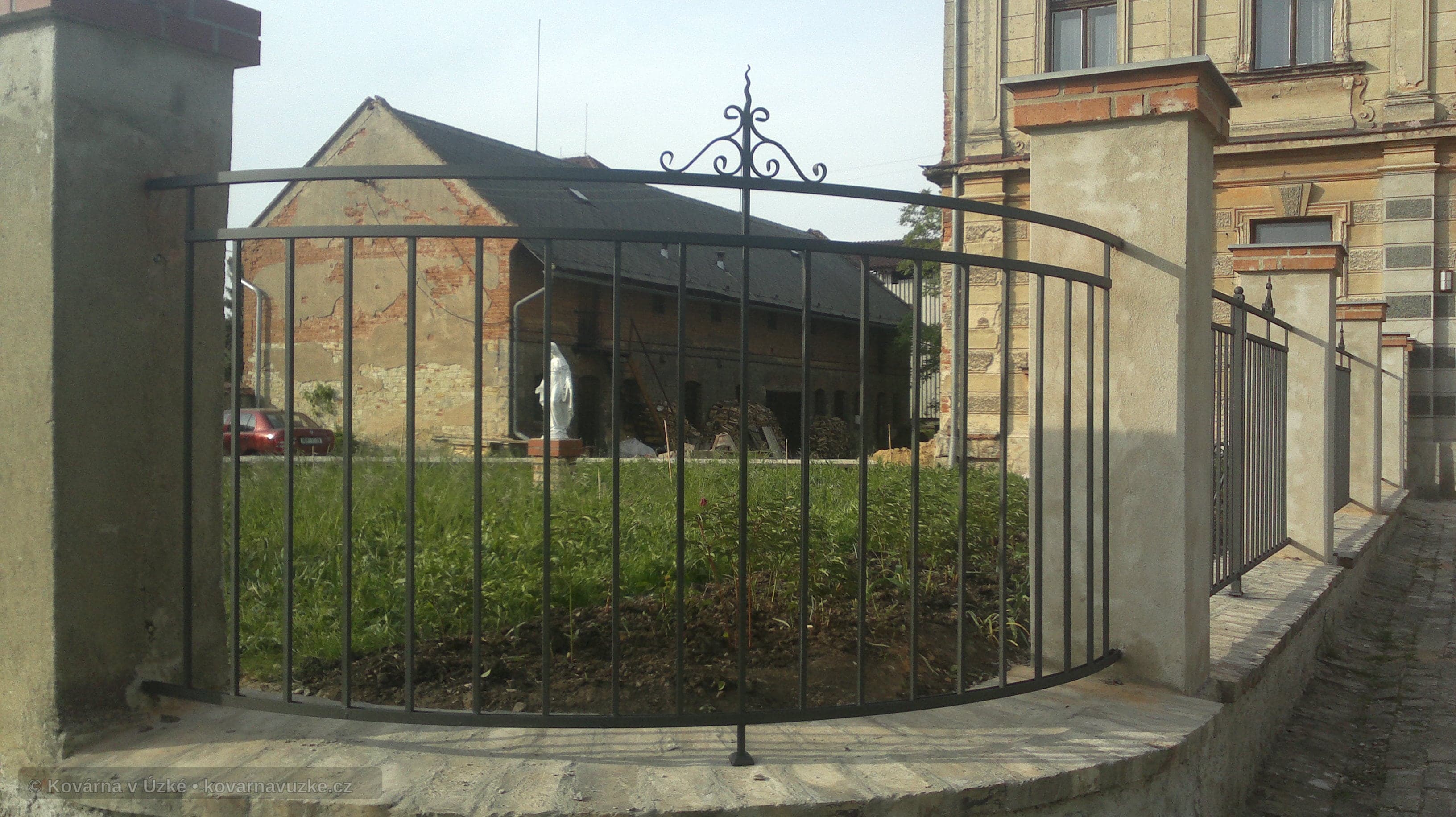 Kovaný plot