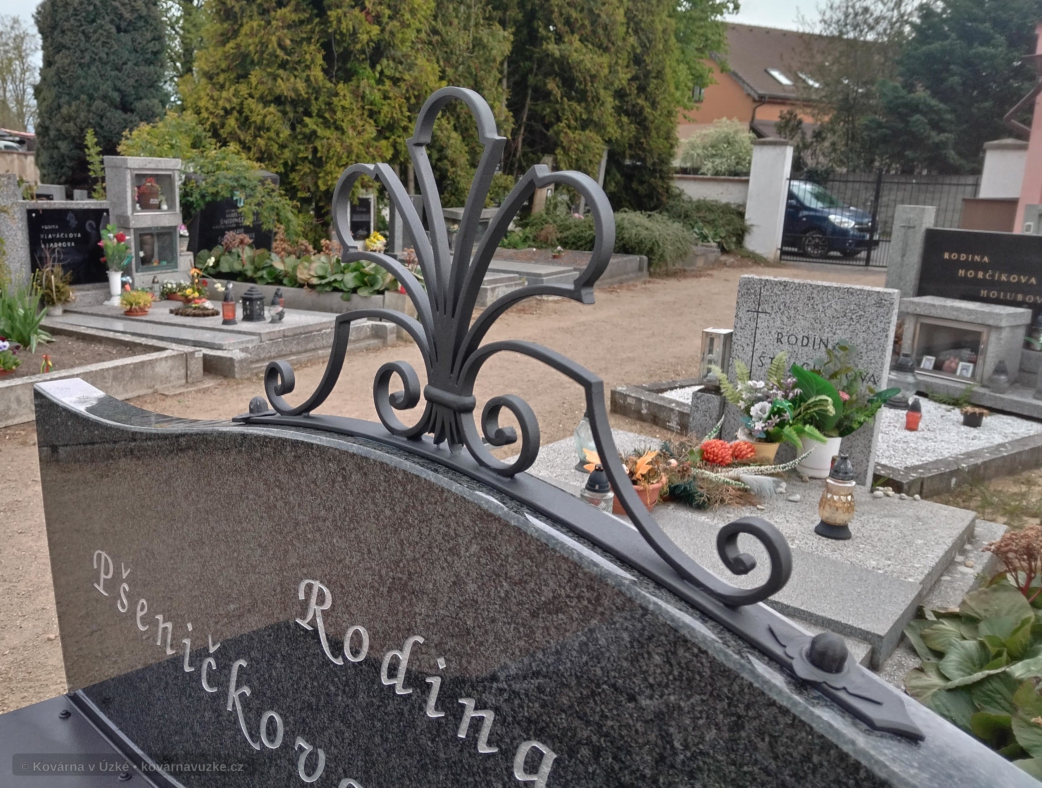 Hrob urnová skříňka