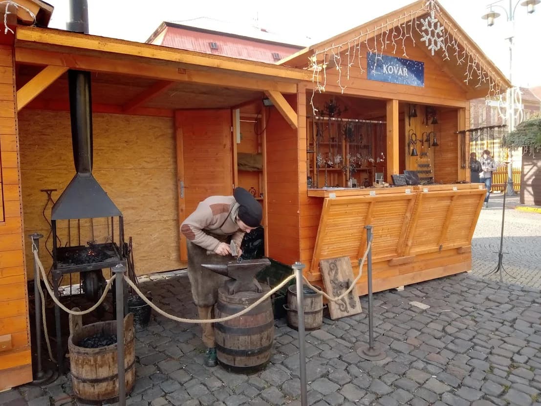 Ukázka kování na festivalu